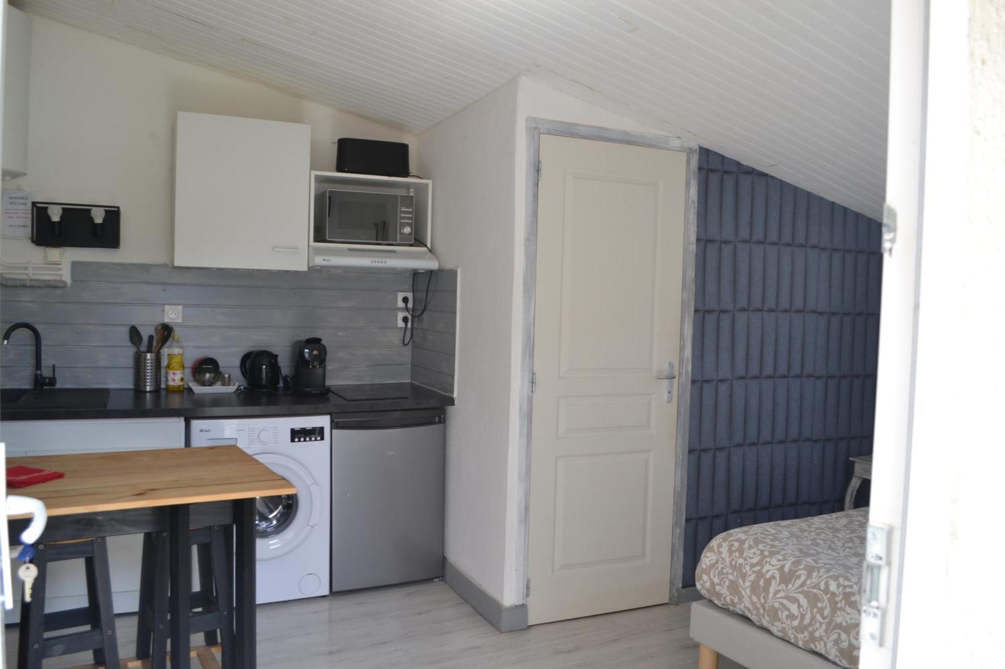 Studio5 Proche Quai Rouget Appartement LʼIsle-sur-la-Sorgue