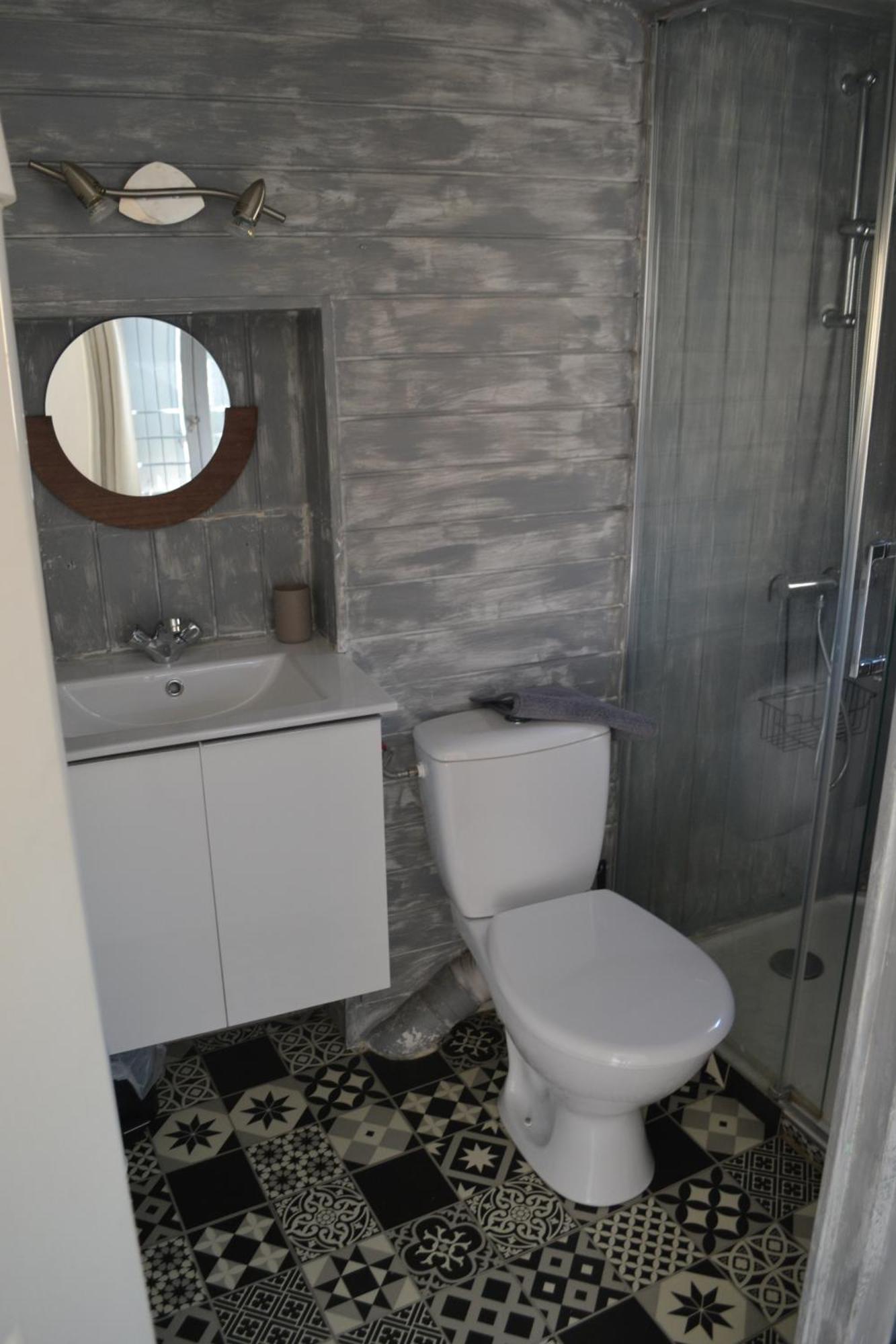 Studio5 Proche Quai Rouget * LʼIsle-sur-la-Sorgue